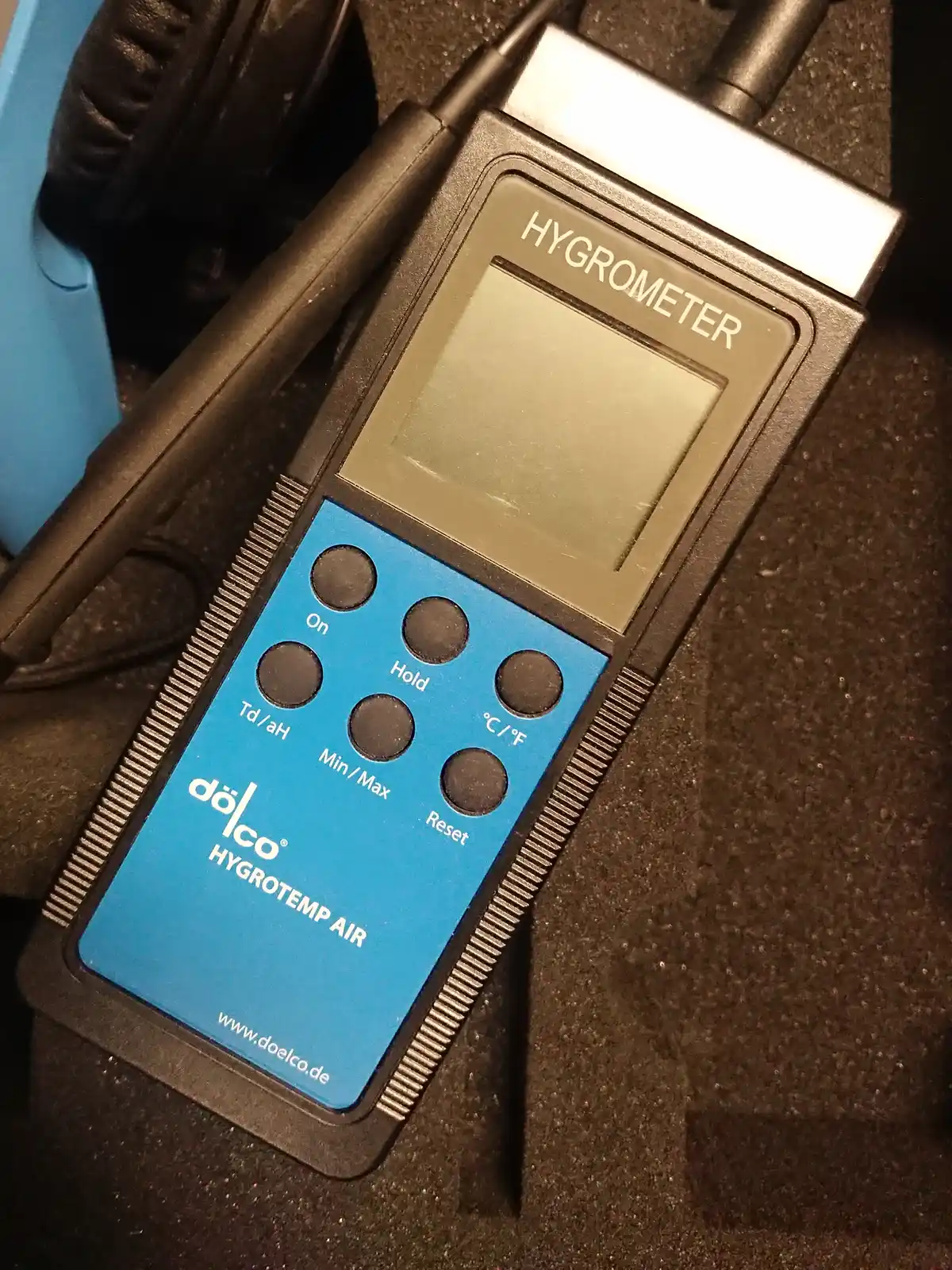 Hygrometer zur Messung der Luftfeuchtigkeit – präzise Kontrolle bei Bautrocknung in Augsburg