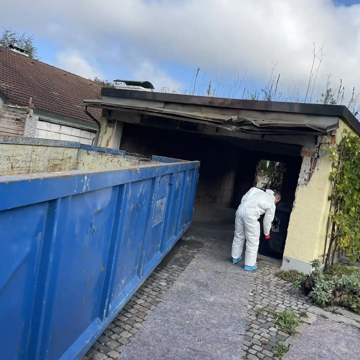 Brandschadenbeseitigung Augsburg Entsorgung kontaminierter Materialen