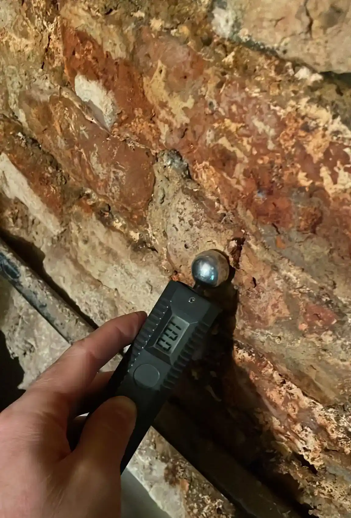 Digitale Feuchtigkeitsmessung Messgerät präzise München Wände Böden