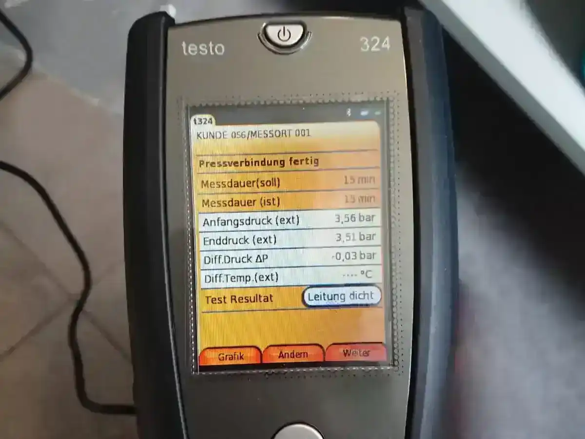 Messtechnik Wasserschaden München Feuchtigkeitsmessgerät und Protokoll